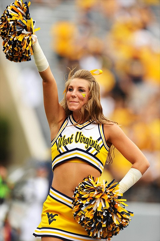 Hot-West-Virginia-Mountaineers-cheerleader-fans-girls-chicks. 