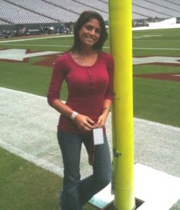 Jenny-Dell-Hot-candid-CBS-Football-Sideline-Reporter-NFL-Will