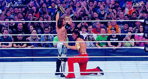 WWE-Wrestlemania-34-AJ-Styles-Shinsuke-Nakamura-finish-heel-turn-gif.gif